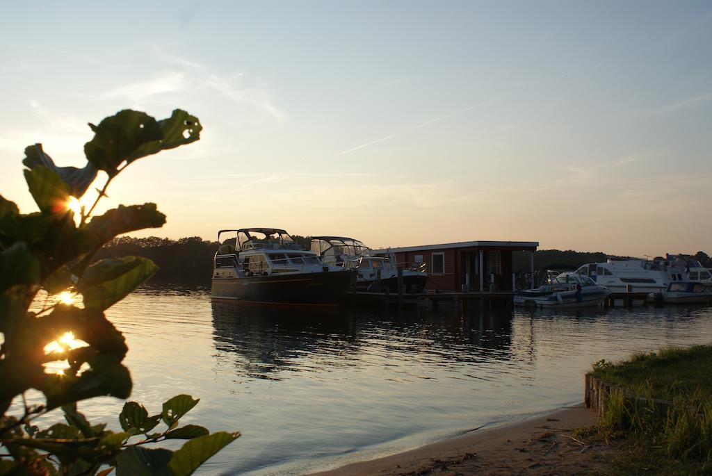 Strandhotel Mirow Exterior foto